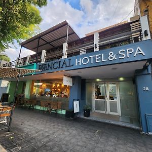 Esencial Hotel